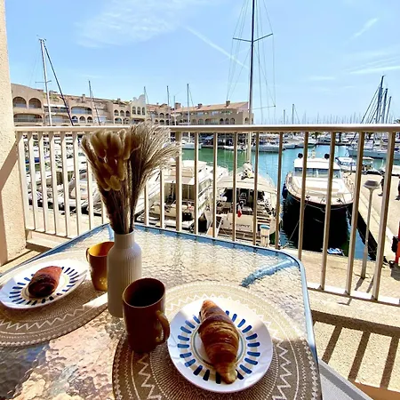 Azur Avec Vue Sur L'ile De Port Cros * הייר